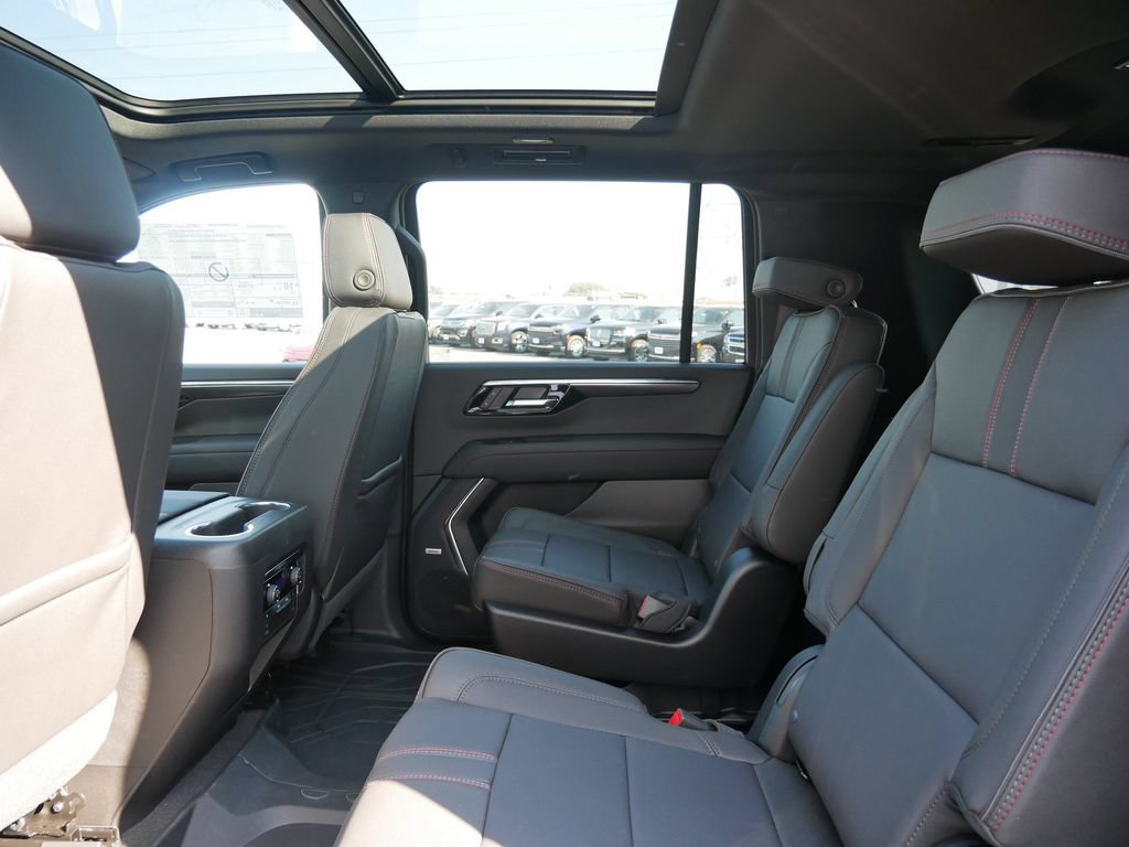 New 2026 Chevrolet Suburban RST w/ Comfort Package AWD/4WD image 17