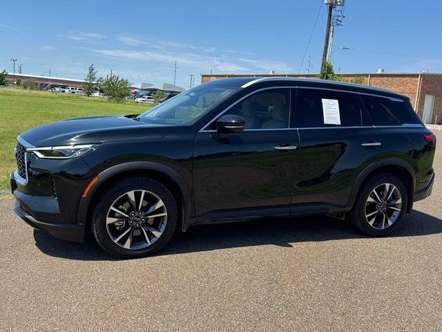 Used 2023 INFINITI QX60 Luxe w/ Vision Package AWD/4WD image 3