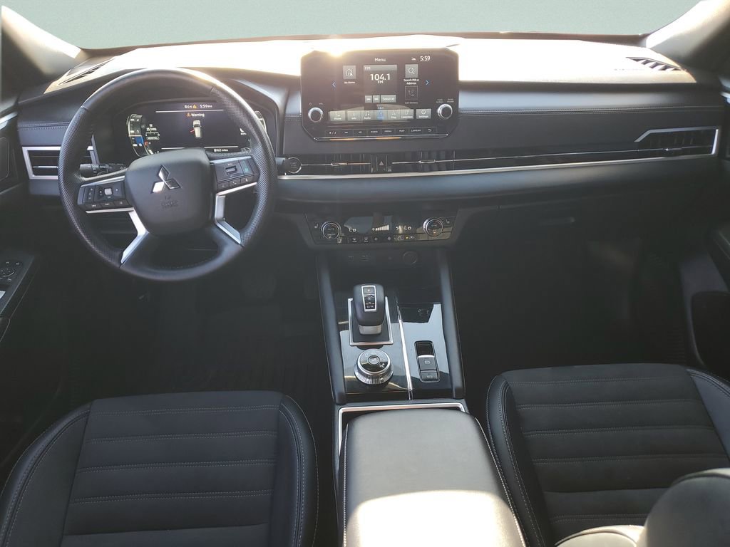 Used 2024 Mitsubishi Outlander SE Black Edition FWD image 11