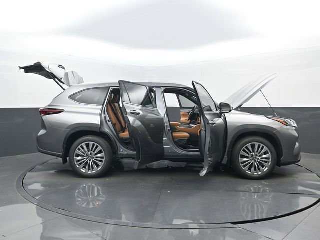 New 2026 Toyota Highlander Platinum AWD/4WD image 33