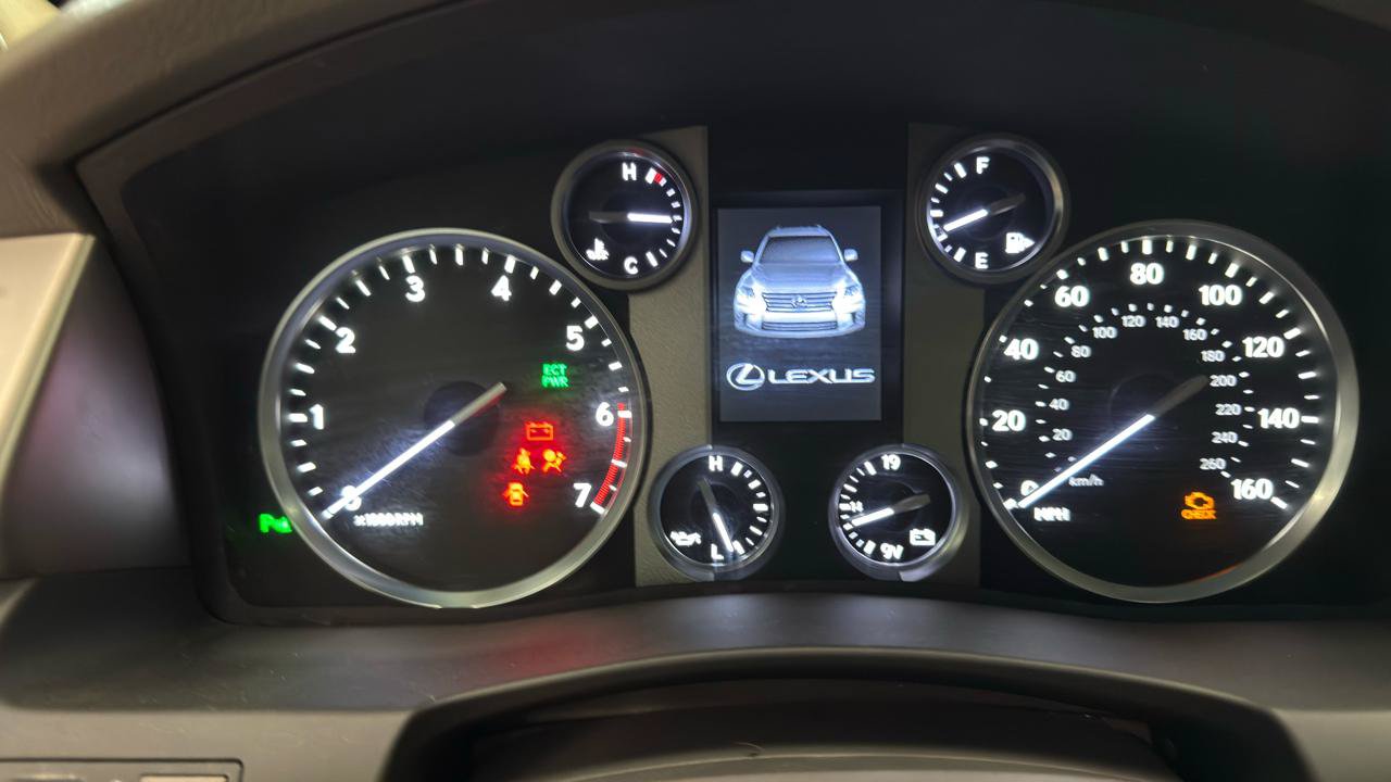 Used 2013 Lexus LX 570 4WD image 12