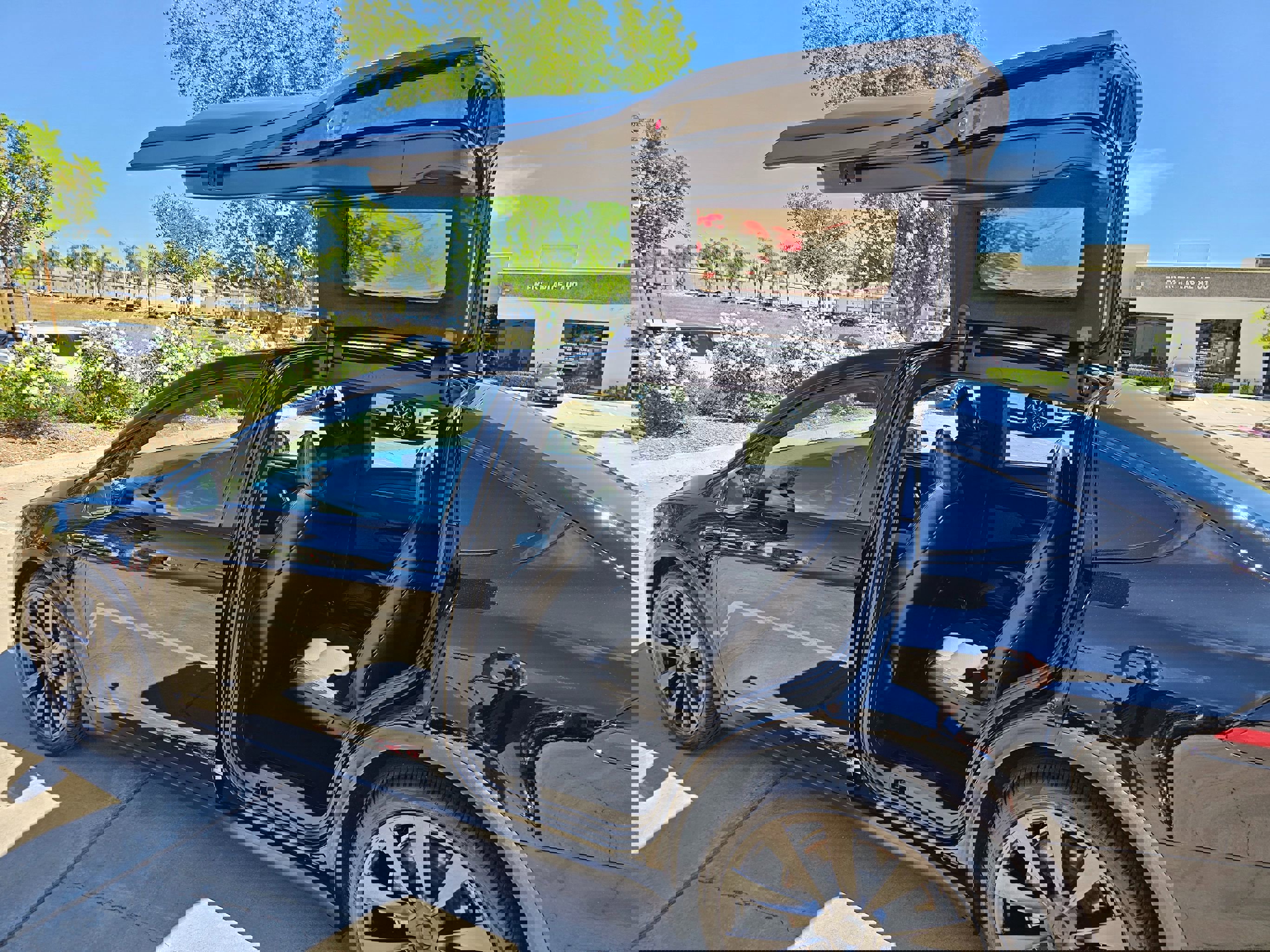 Used 2022 Tesla Model X Plaid image 21