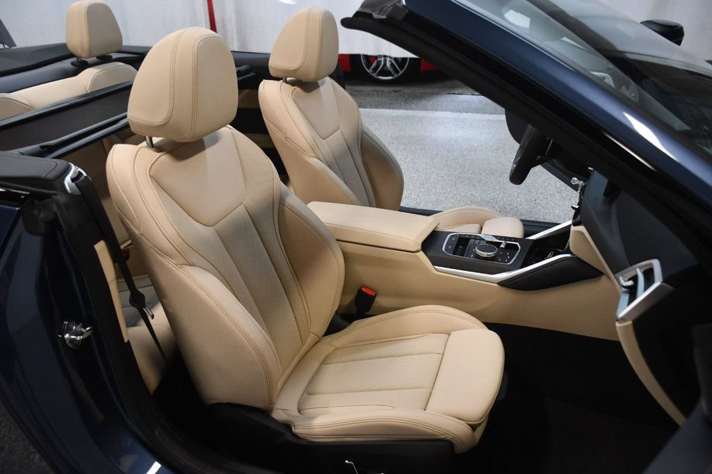 Used 2025 BMW M440i Convertible w/ Premium Package RWD image 36