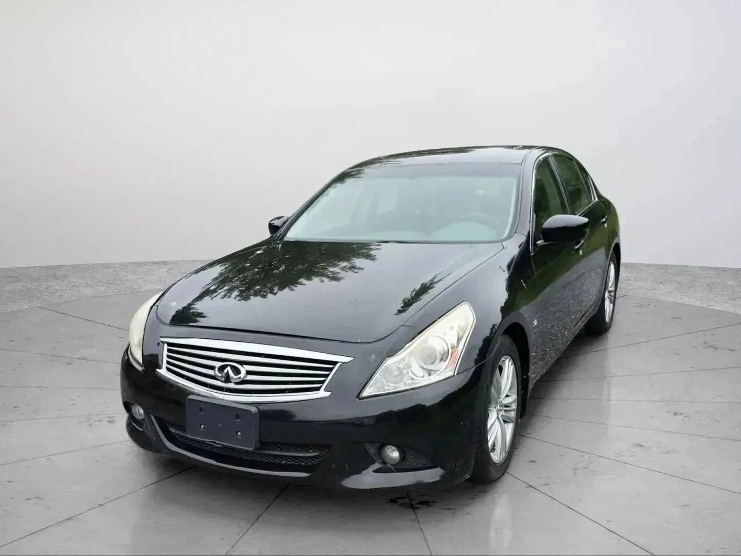 Used 2015 INFINITI Q40 w/ Moonroof Package image 1