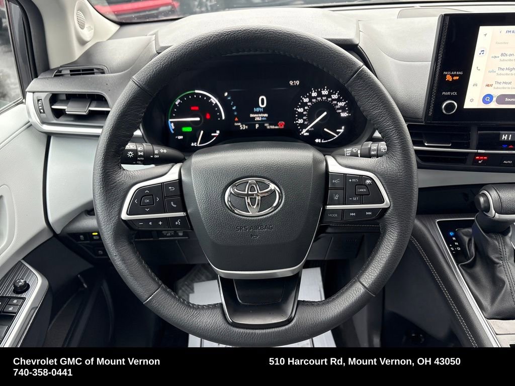 Used 2025 Toyota Sienna XLE image 15