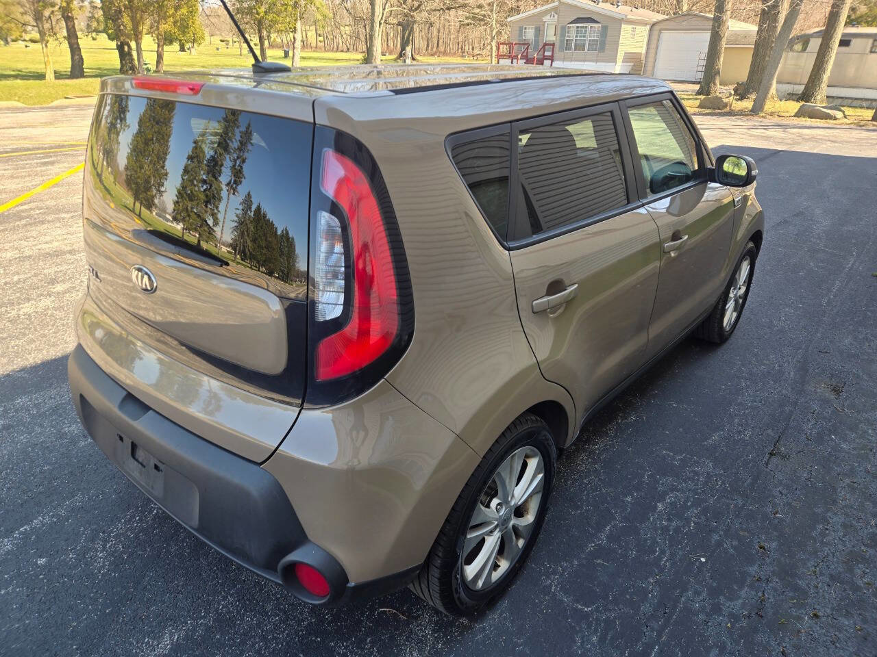 Used 2014 Kia Soul + image 11