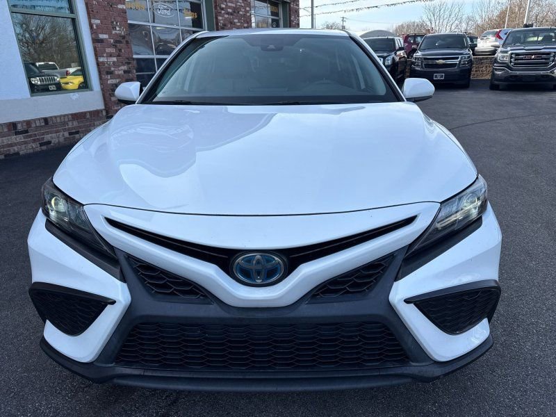 Used 2021 Toyota Camry SE FWD image 2