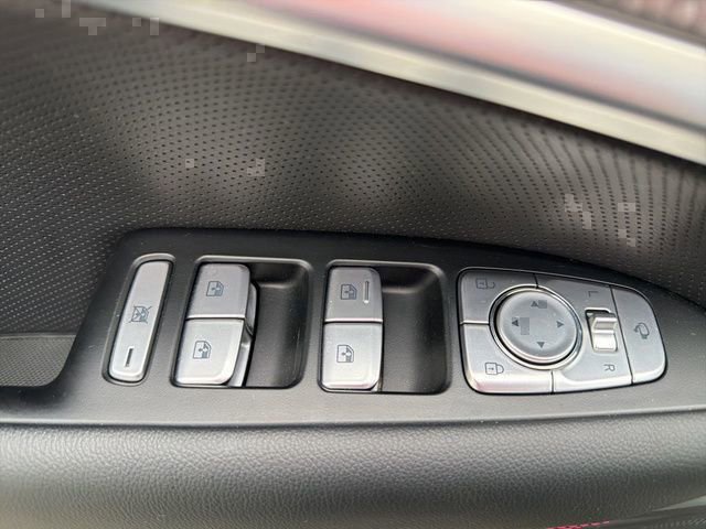 Used 2023 Genesis G70 2.0T w/ Sport Prestige Package image 17