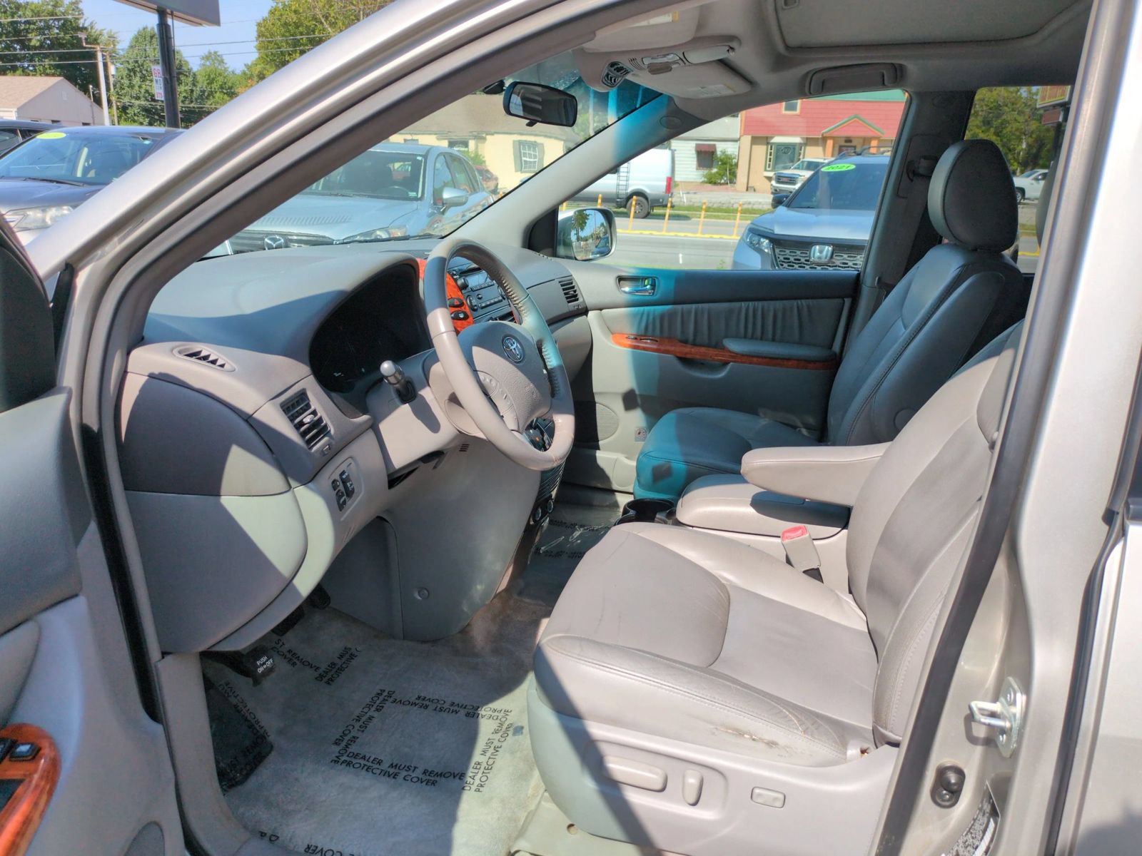 Used 2009 Toyota Sienna FWD image 9
