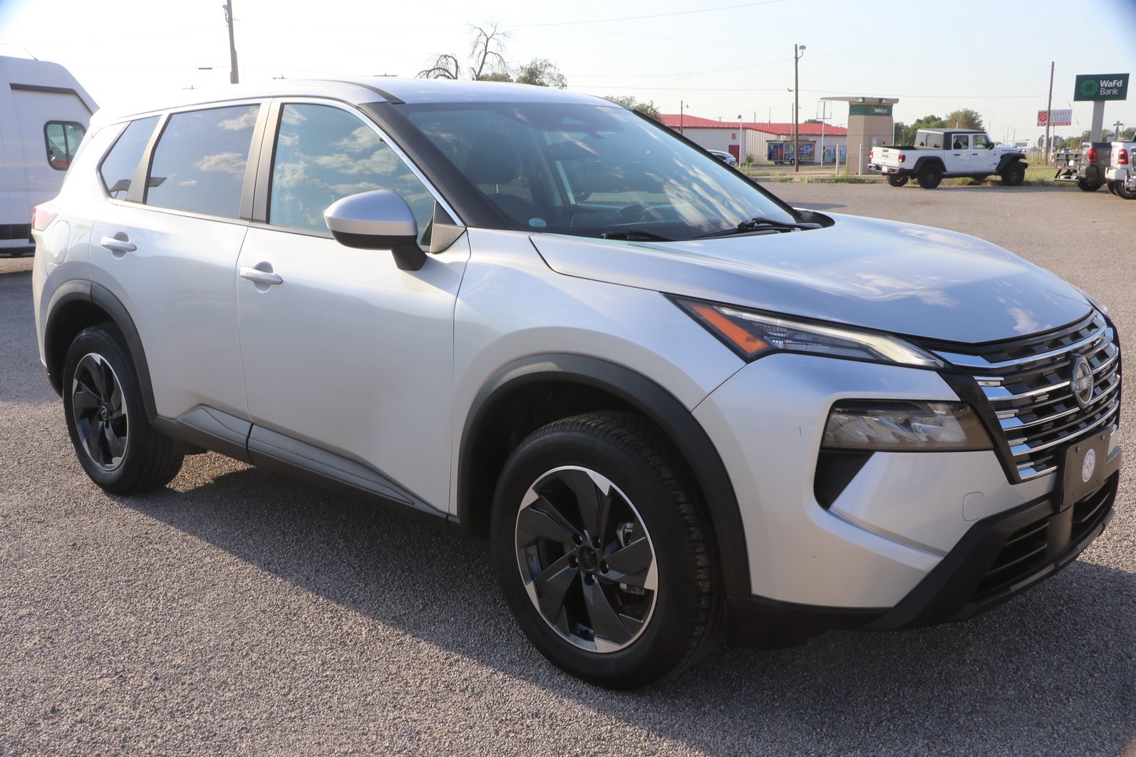 Used 2024 Nissan Rogue SV AWD/4WD image 1
