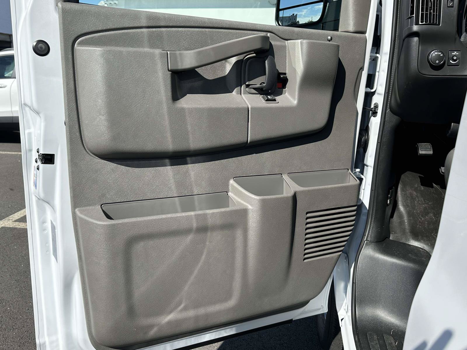 New 2025 Chevrolet Express 2500 Extended w/ Safety Package RWD image 18
