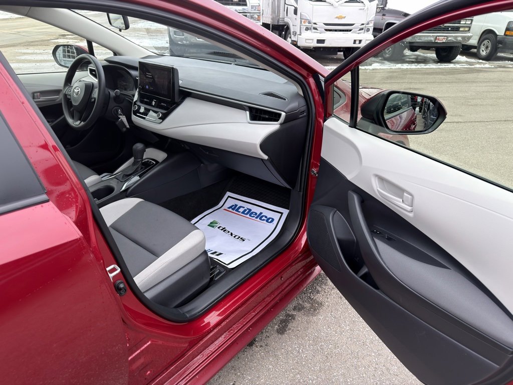 Used 2025 Toyota Corolla Hybrid Sedan image 28