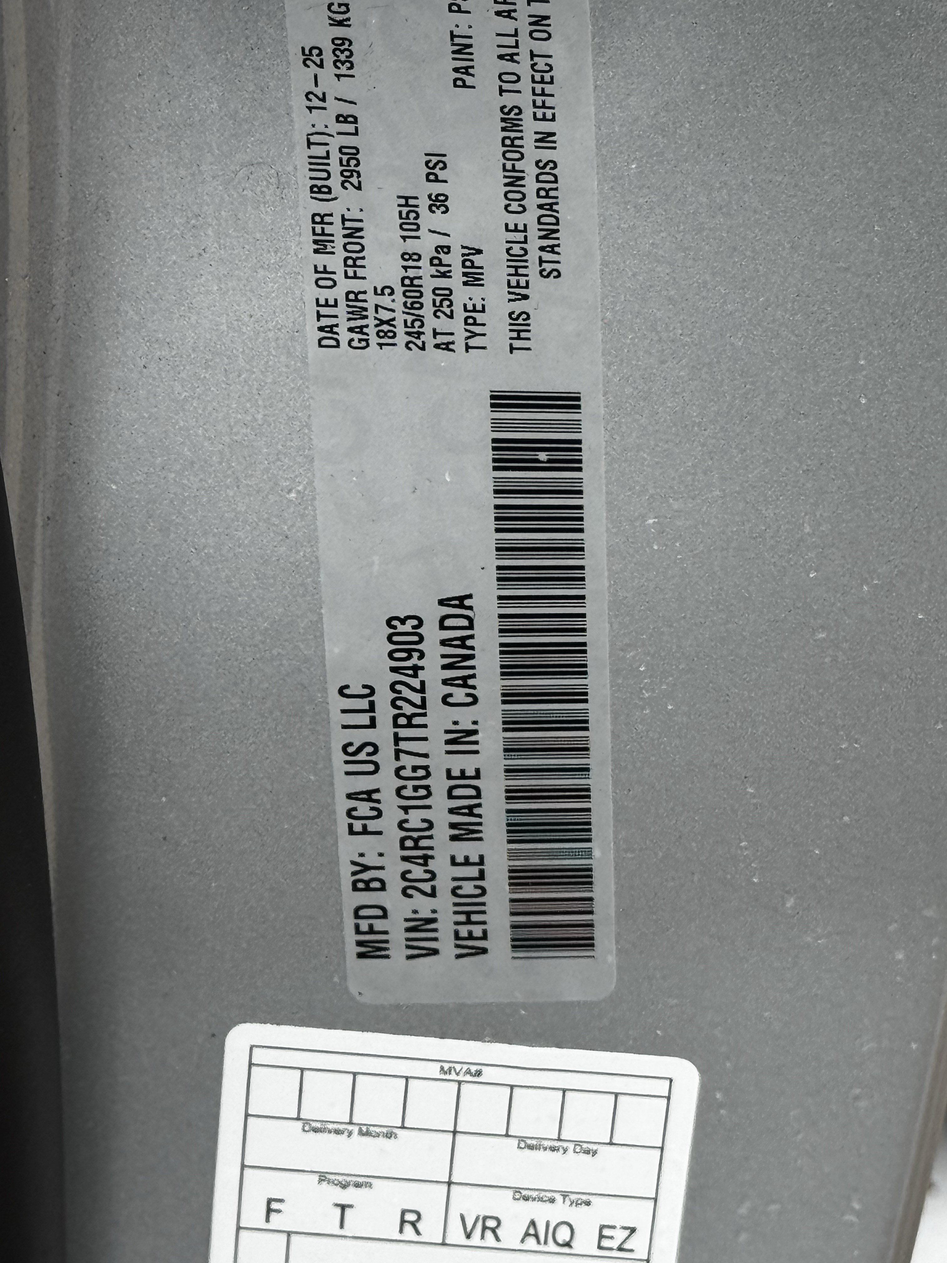 Used 2026 Chrysler Pacifica Limited FWD image 33
