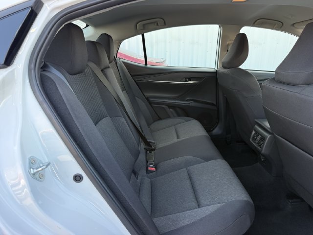 Used 2025 Toyota Camry LE FWD image 32