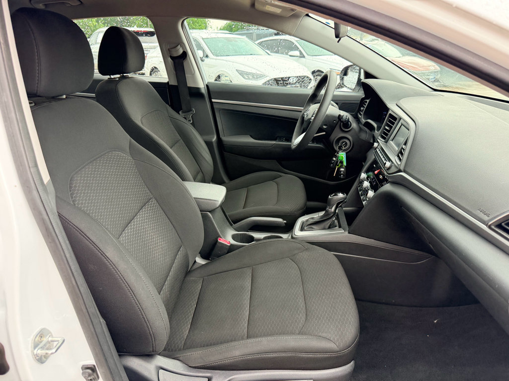 Used 2020 Hyundai Elantra SE w/ Cargo Package (C1) FWD image 8