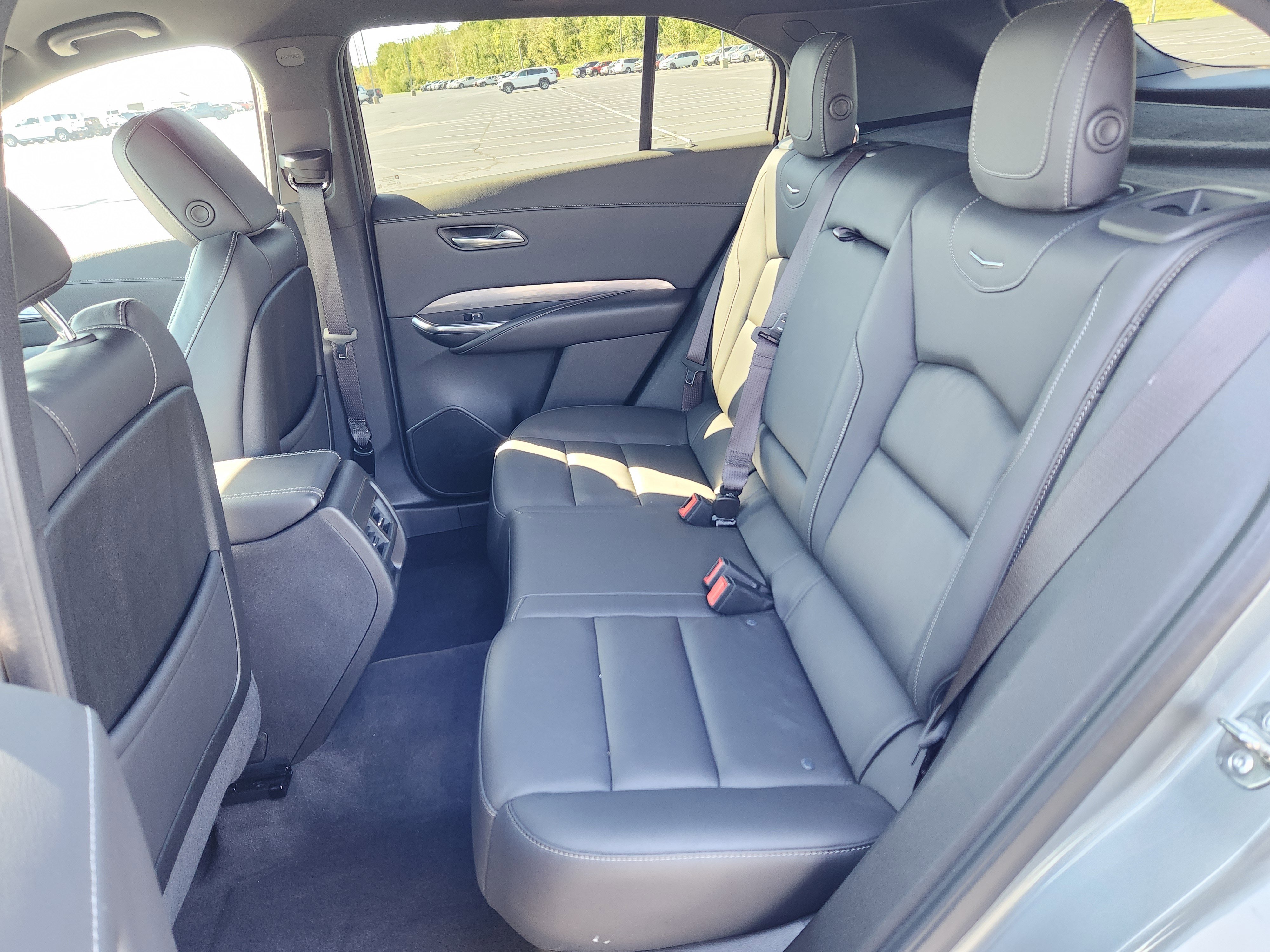 Used 2025 Cadillac XT4 Premium Luxury image 11