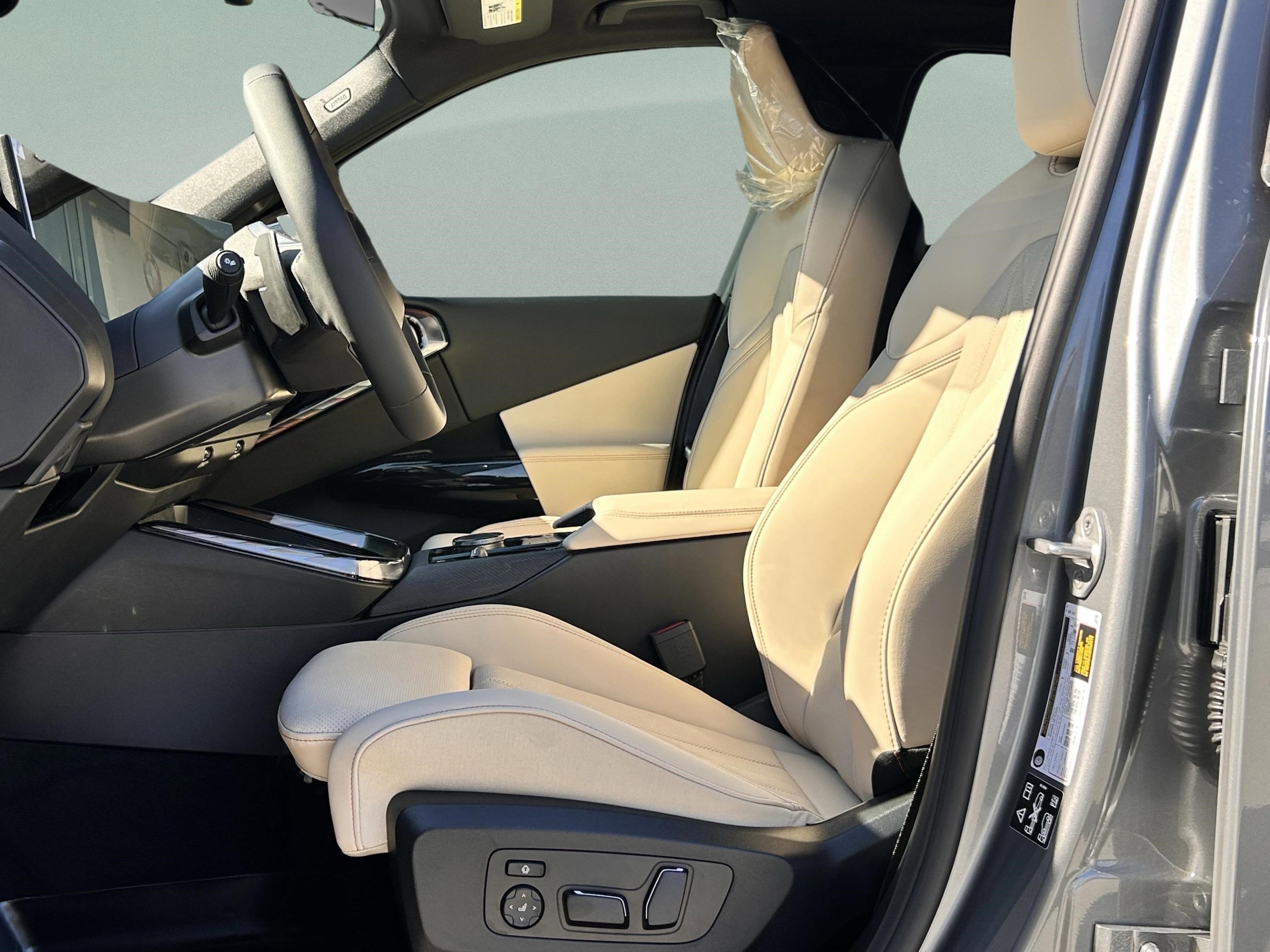 Used 2026 BMW X3 xDrive30 w/ Convenience Package image 13