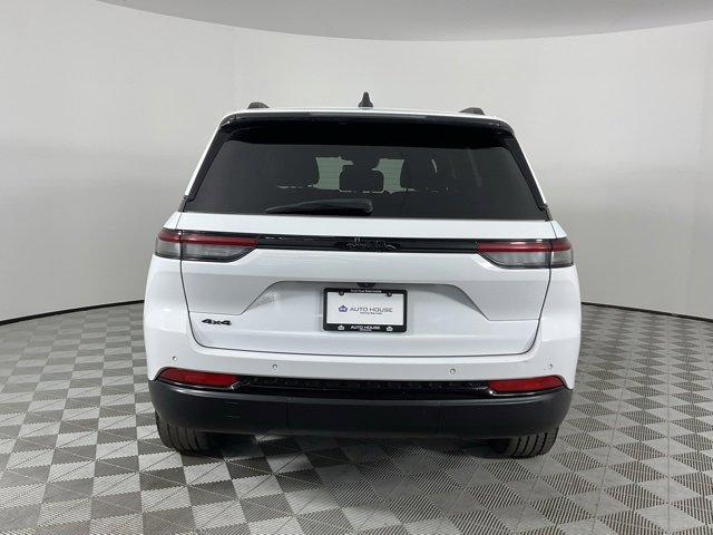 Used 2024 Jeep Grand Cherokee Altitude image 6