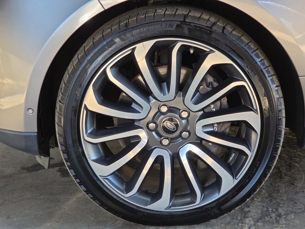 Used 2018 Land Rover Range Rover Long Wheelbase Supercharged image 37