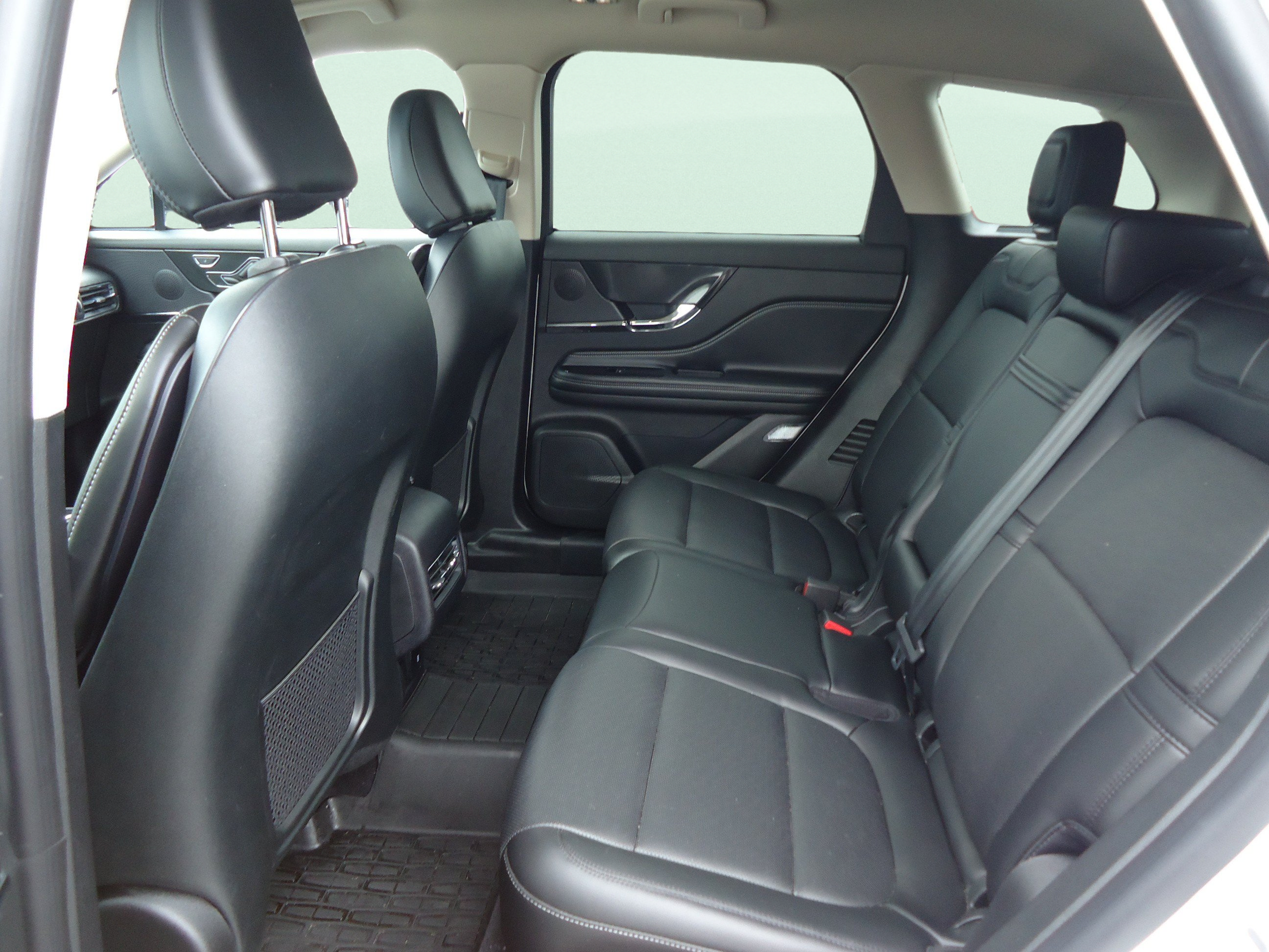 Used 2023 Lincoln Corsair AWD w/ Equipment Group 101A image 27