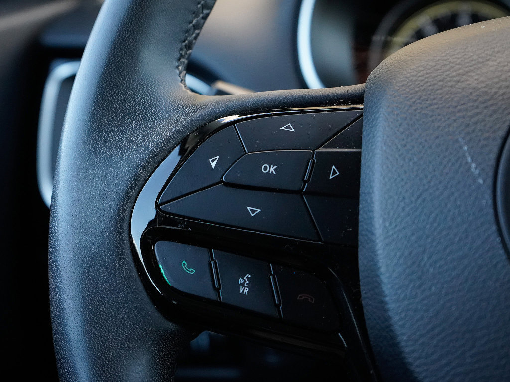 Used 2023 Jeep Cherokee Altitude Lux AWD/4WD image 12