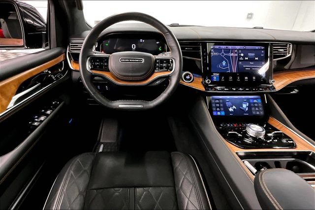 Used 2025 Jeep Grand Wagoneer L Series III w/ Rear-Seat Entertainment Group AWD/4WD image 6