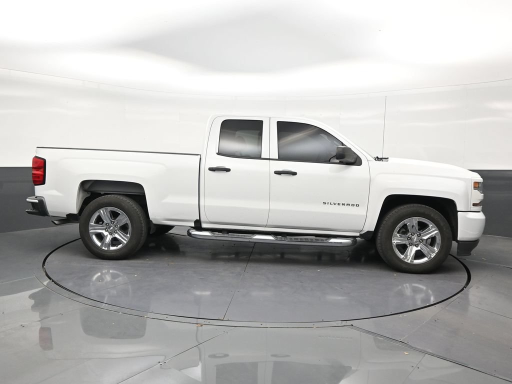 Used 2018 Chevrolet Silverado 1500 Custom w/ Custom Value Package RWD image 6