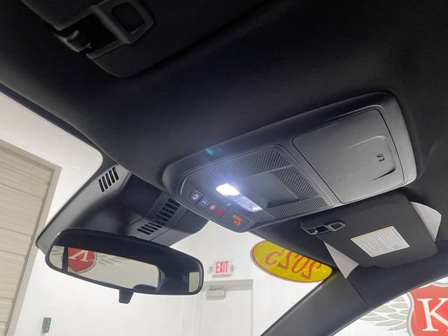 Used 2025 Chevrolet Traverse LT AWD/4WD image 18