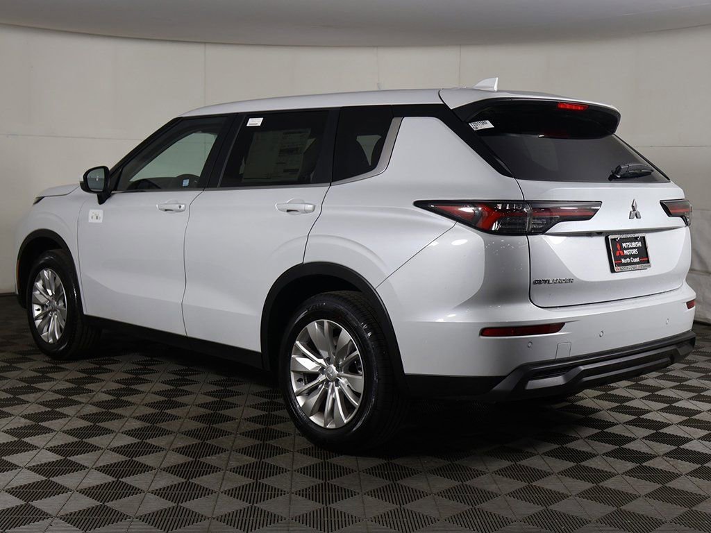 New 2026 Mitsubishi Outlander ES AWD/4WD image 8