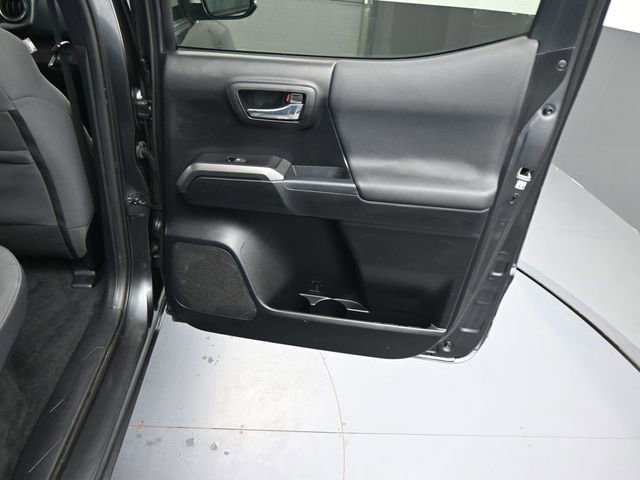 Used 2019 Toyota Tacoma TRD Sport image 15