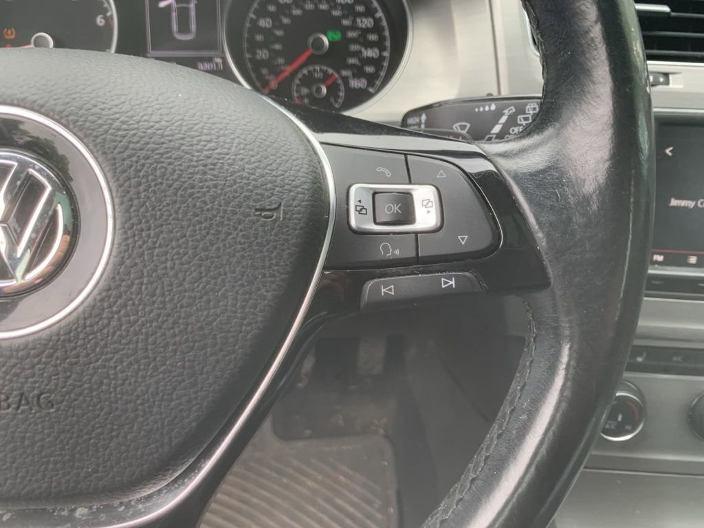 Used 2016 Volkswagen Golf Limited Edition FWD image 13