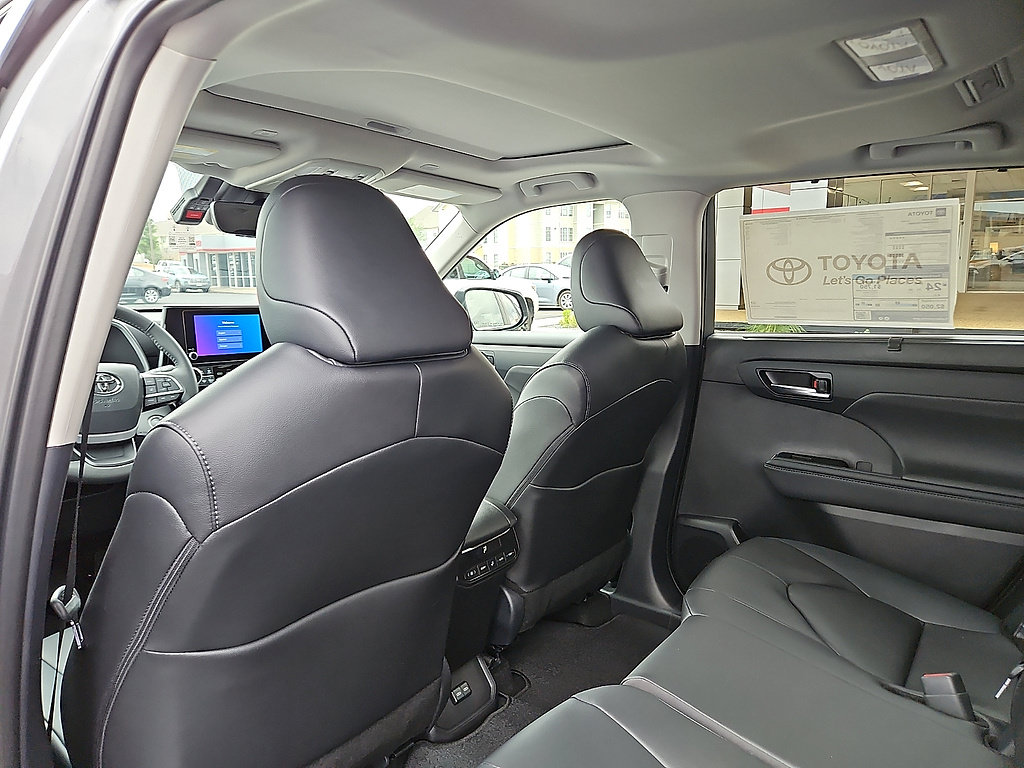 New 2026 Toyota Highlander XLE AWD/4WD image 6