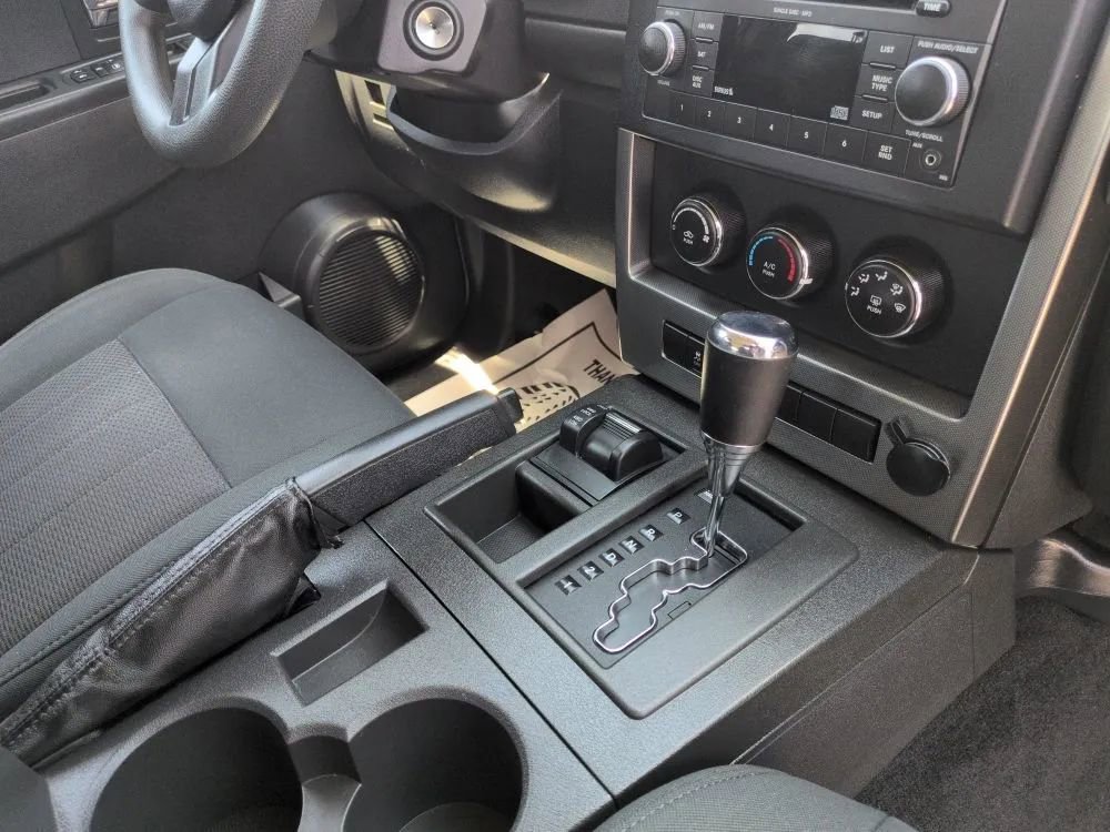 Used 2011 Jeep Liberty Sport image 31