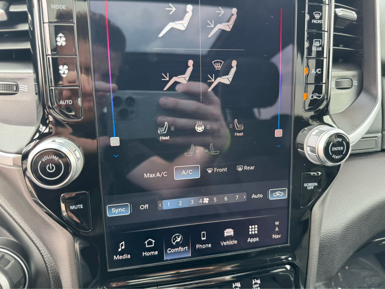 Used 2025 RAM 1500 Big Horn image 28