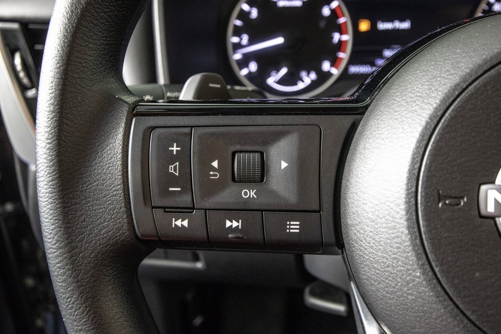 Used 2022 Nissan Rogue SV image 20