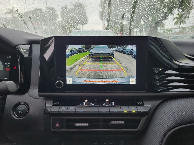 Used 2025 Toyota Camry SE FWD image 21