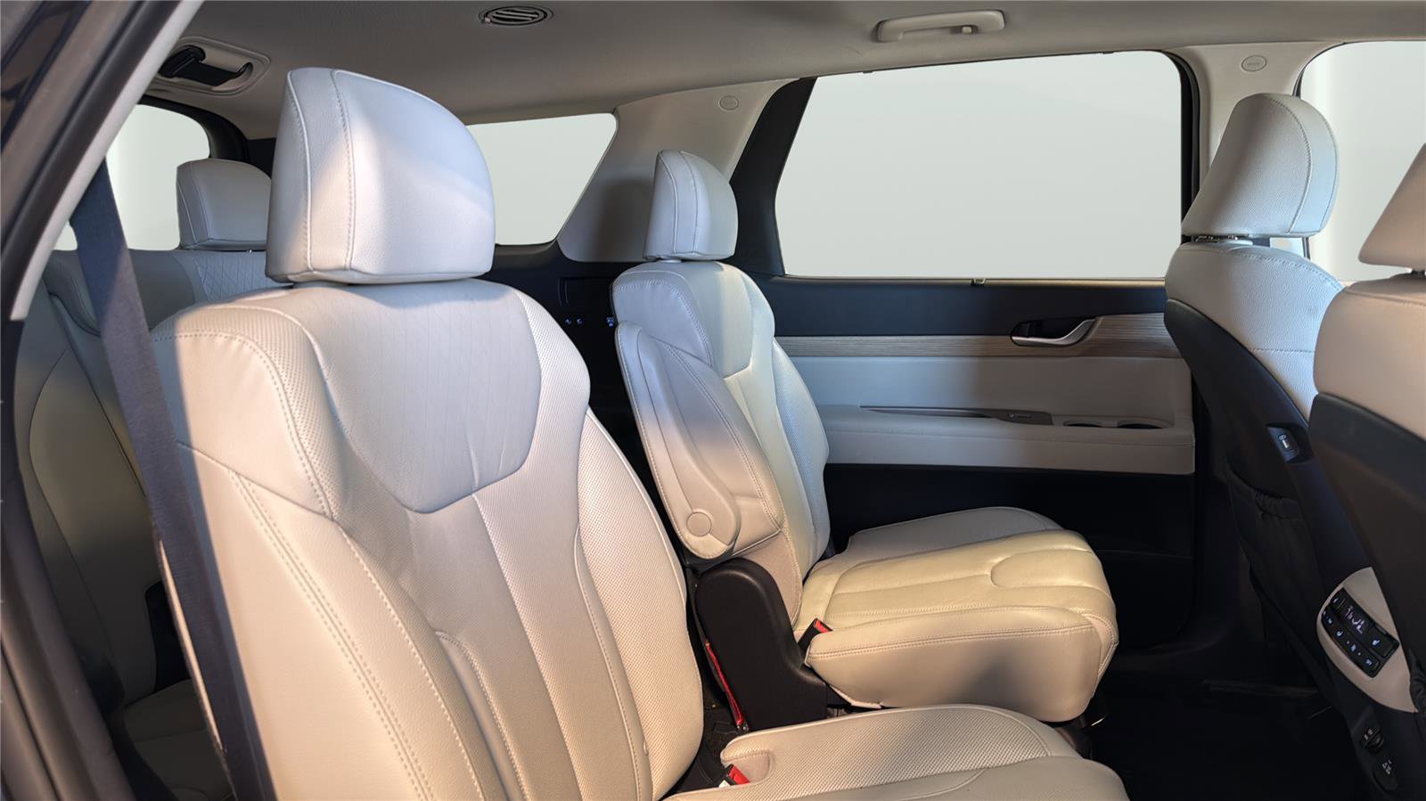 Used 2021 Hyundai Palisade SEL w/ Premium Package FWD image 15