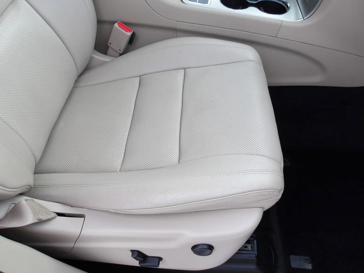 Used 2014 Jeep Grand Cherokee Limited w/ Luxury Group II image 23