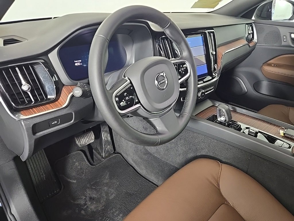 Certified 2025 Volvo V60 B5 Cross Country Plus image 17