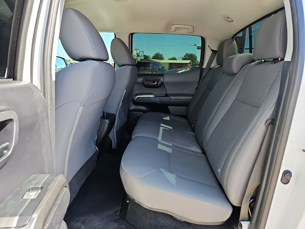 Used 2020 Toyota Tacoma SR5 w/ SR5 Appearance Package (SM) RWD image 11