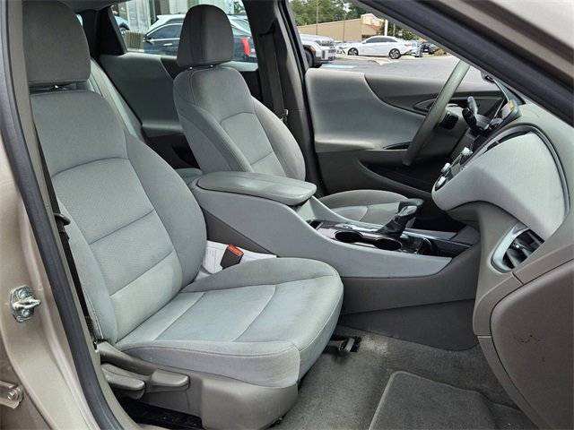 Used 2022 Chevrolet Malibu LT image 17