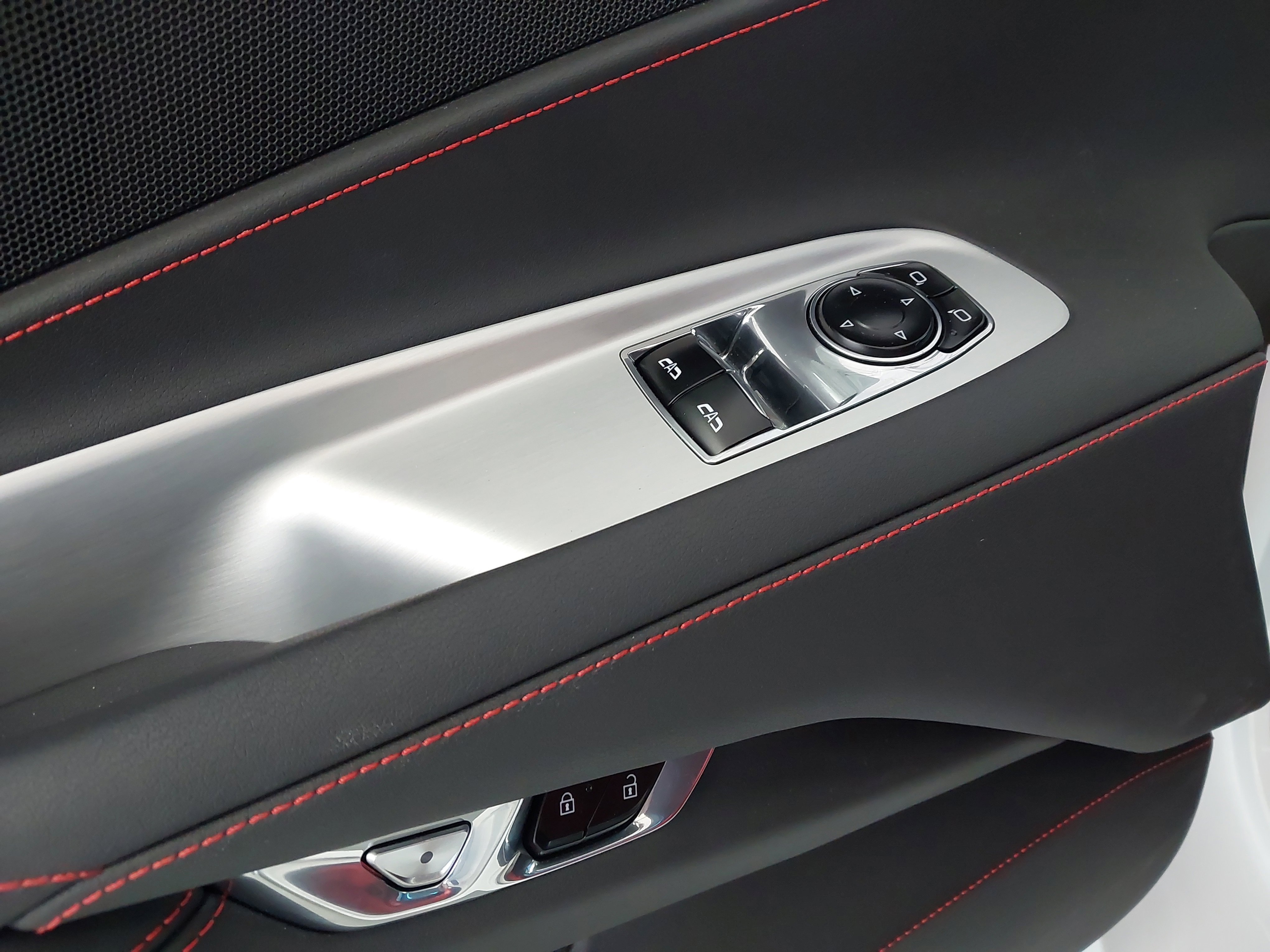 Used 2023 Chevrolet Corvette Stingray Coupe w/ 1LT image 25