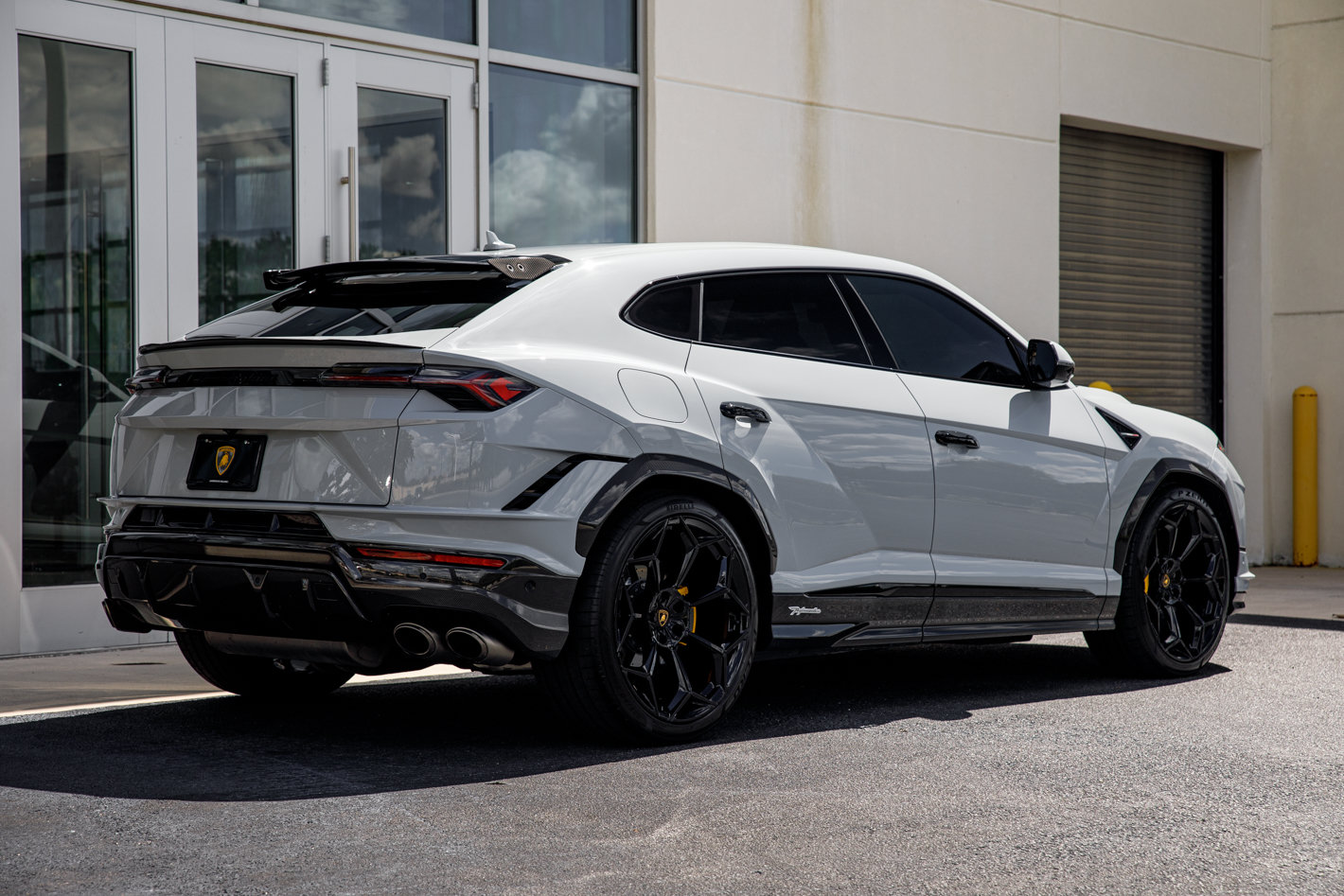 Used 2024 Lamborghini Urus Performante AWD/4WD image 15
