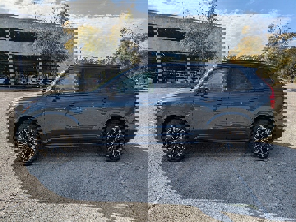 New 2026 Volvo XC90 B6 Ultra w/ Protection Package Premier image 3