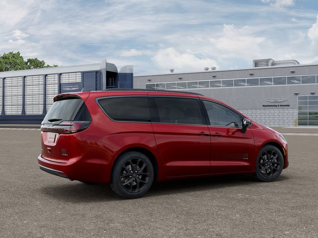 New 2027 Chrysler Pacifica Select AWD/4WD image 5