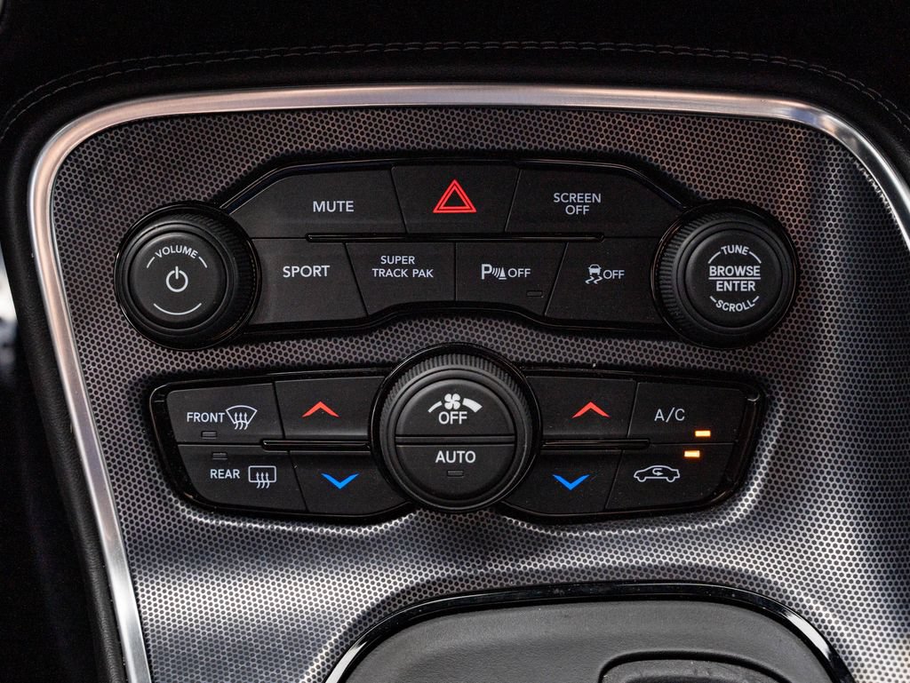 Used 2017 Dodge Challenger R/T Scat Pack w/ Leather Interior Group RWD image 33