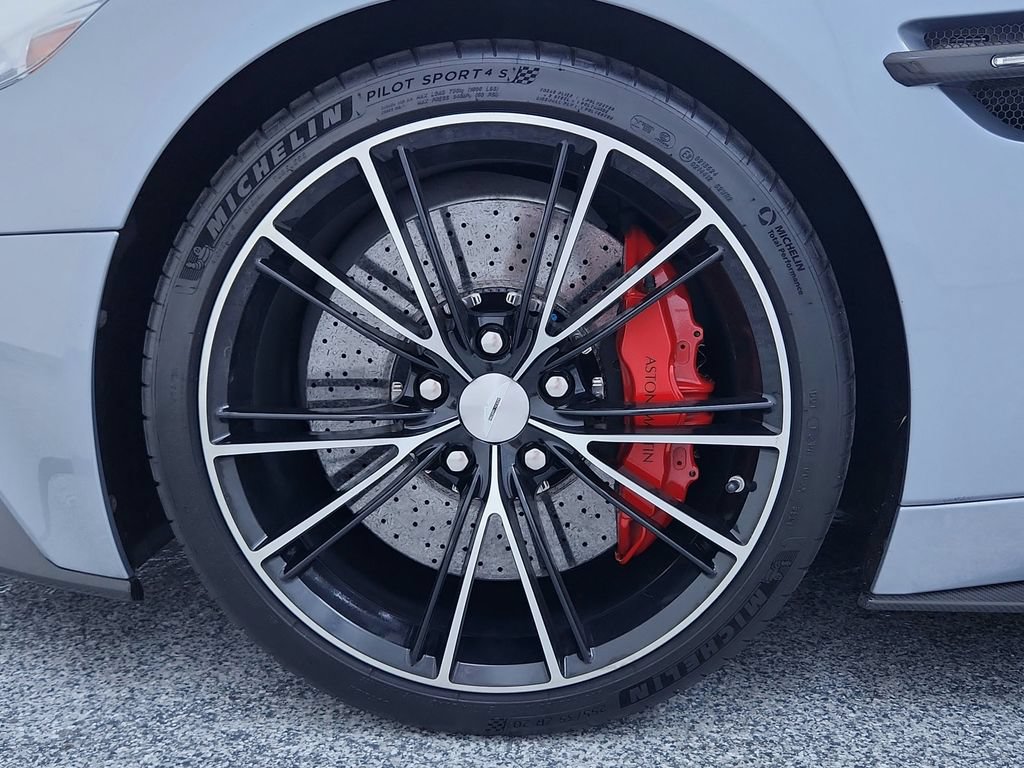 Used 2014 Aston Martin Vanquish Coupe RWD image 39