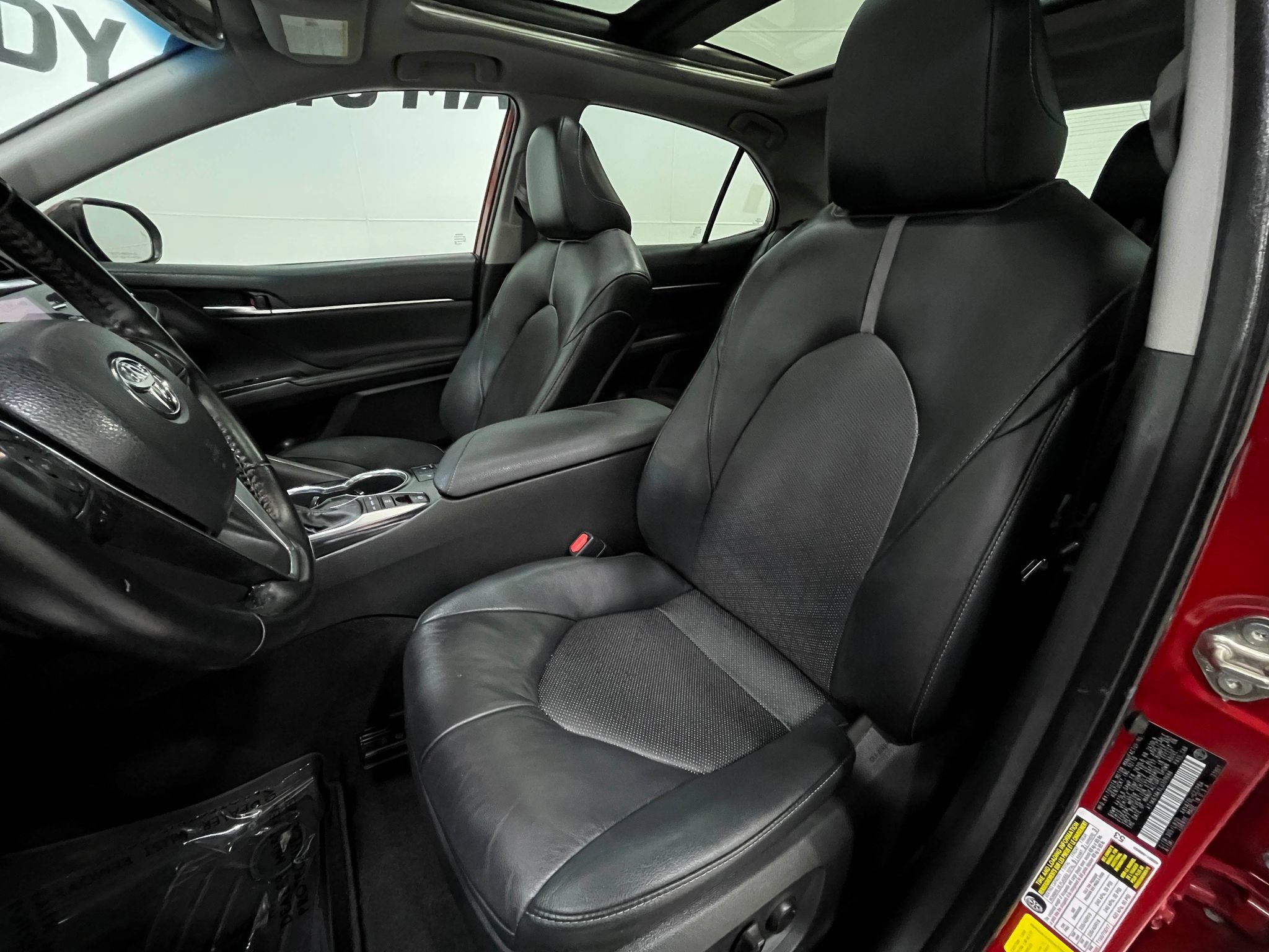 Used 2020 Toyota Camry XSE FWD image 13