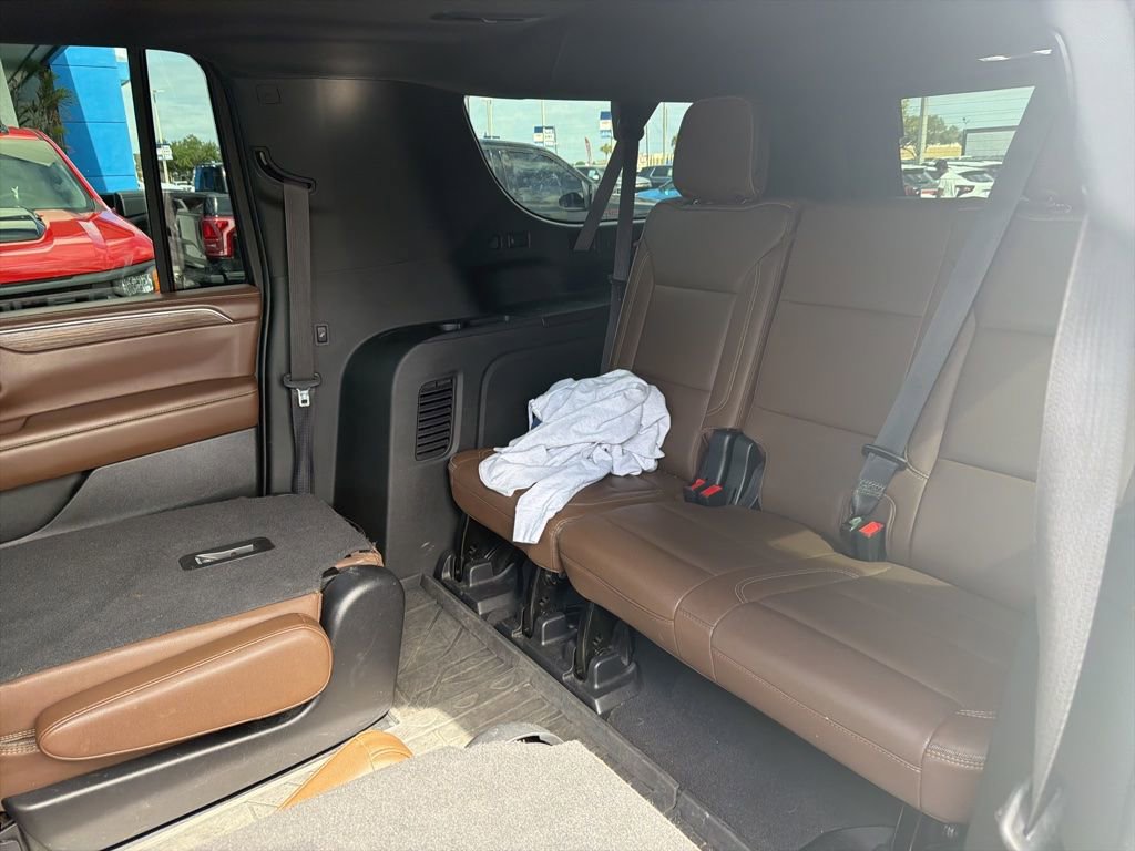Used 2022 Chevrolet Suburban High Country AWD/4WD image 19