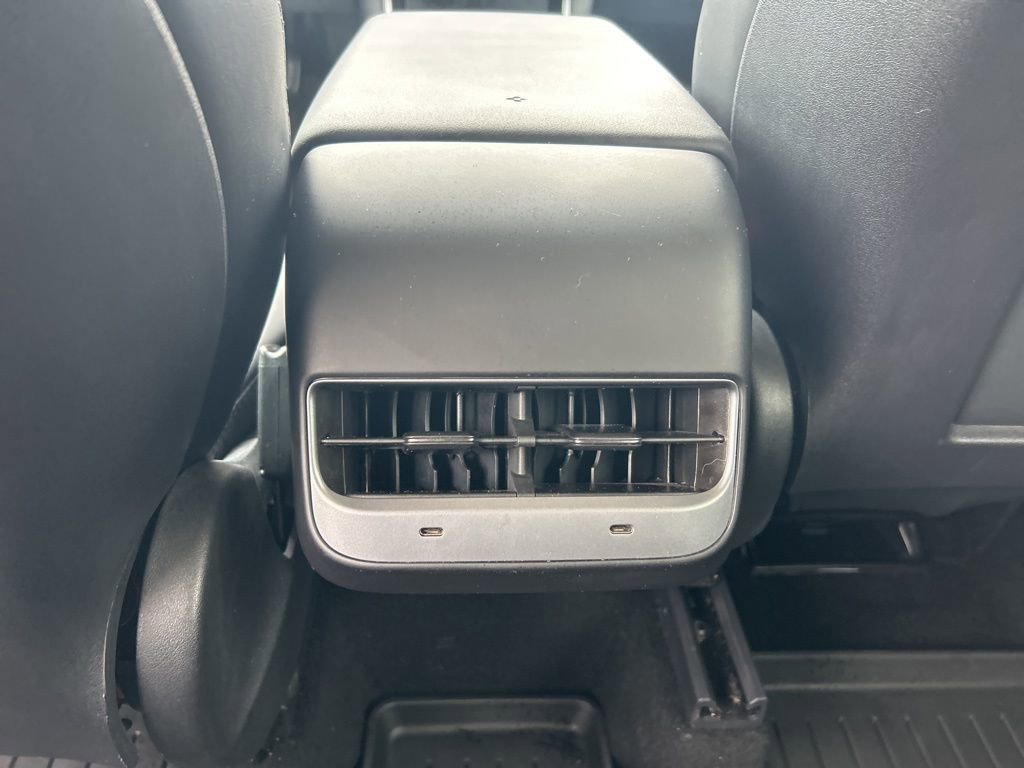 Used 2021 Tesla Model Y Long Range image 21